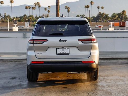 New 2025 Jeep Grand Cherokee L Altitude image 8