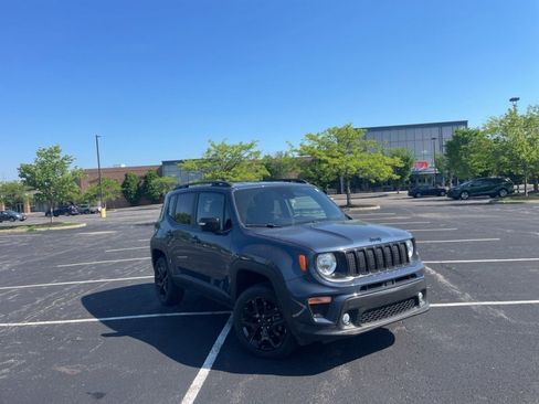 Used 2022 Jeep Renegade Altitude w/ Convenience Group AWD/4WD image 3