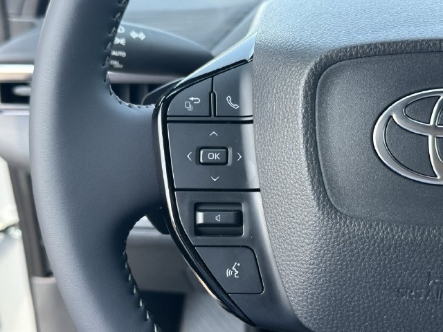 Used 2026 Toyota C-HR AWD/4WD image 13