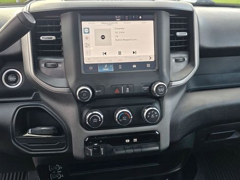 Used 2024 RAM 2500 Tradesman w/ Chrome Appearance Group image 22