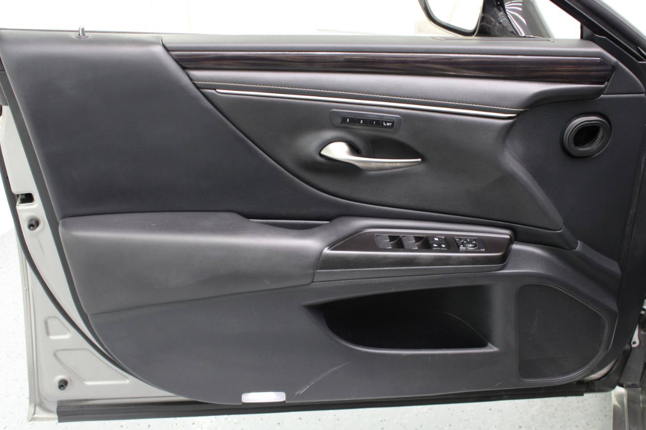Used 2019 Lexus ES 350 w/ Premium Package FWD image 34