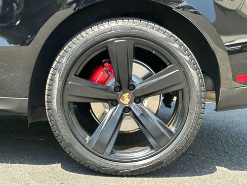 Certified 2024 Porsche Macan S AWD/4WD image 31