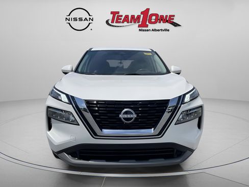 Used 2023 Nissan Rogue SV FWD image 2