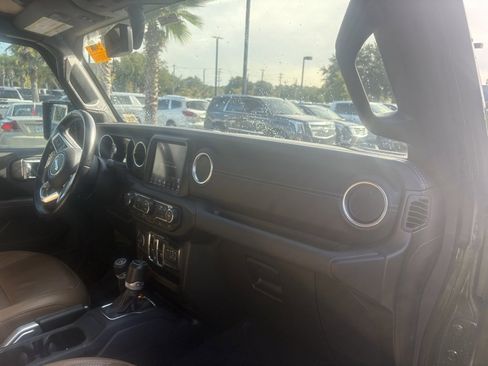 Used 2021 Jeep Wrangler Unlimited Sahara image 21
