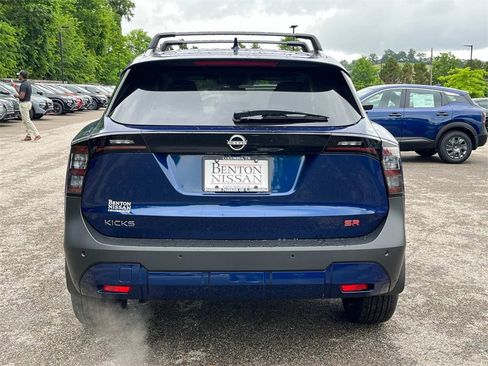 New 2025 Nissan Kicks SR image 4