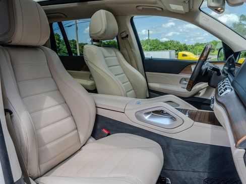 Used 2020 Mercedes-Benz GLS 450 4MATIC image 33