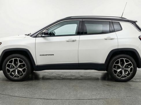 Used 2025 Jeep Compass Limited image 5