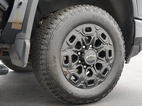 Used 2024 Chevrolet Silverado 3500 High Country w/ High Country Premium Package AWD/4WD image 32