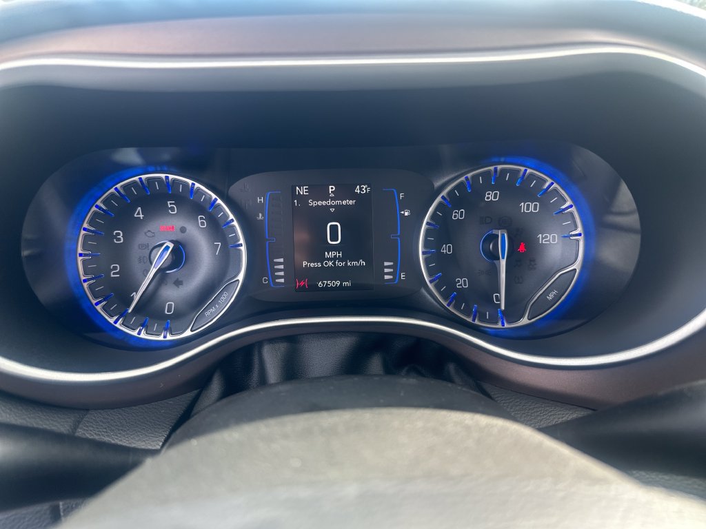 Used 2023 Chrysler Voyager LX FWD image 15