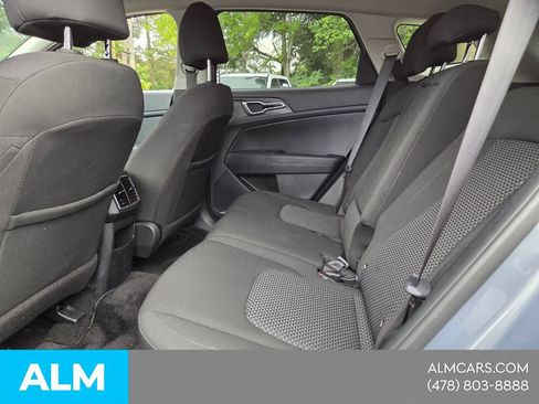 Used 2025 Kia Sportage LX FWD image 4