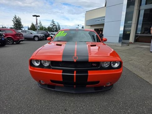 Used 2009 Dodge Challenger R/T RWD image 3