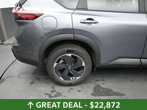 Used 2025 Nissan Rogue SV AWD/4WD image 13