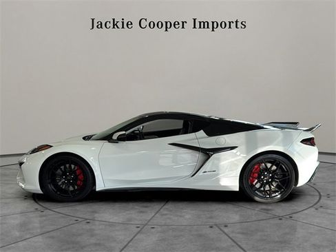 Used 2023 Chevrolet Corvette Z06 w/ Battery Protection Package image 2
