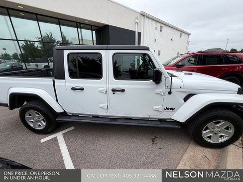 Used 2023 Jeep Gladiator Sport AWD/4WD image 5