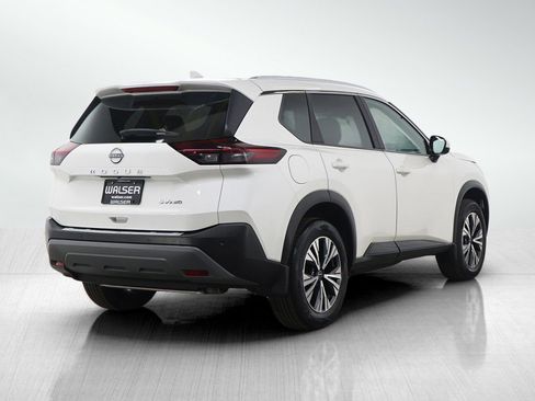 Used 2023 Nissan Rogue SV w/ SV Premium B Package image 5
