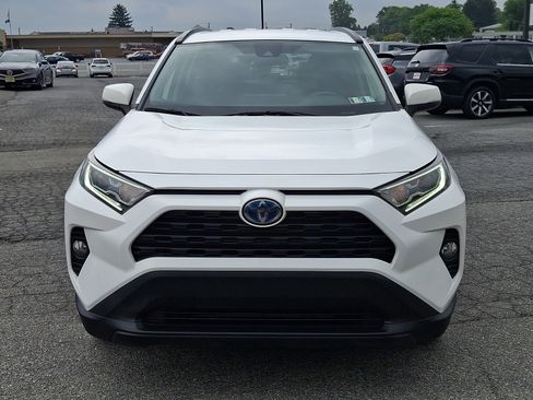 Used 2021 Toyota RAV4 XLE AWD/4WD image 2
