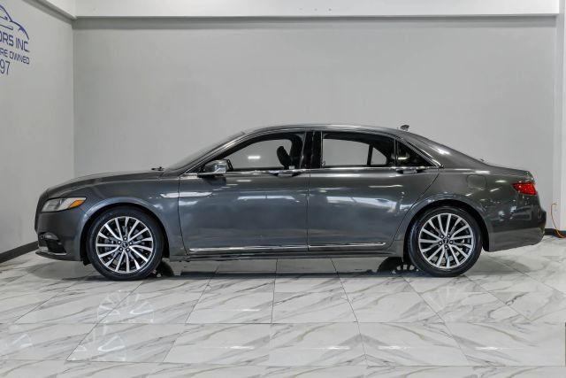 Used 2019 Lincoln Continental Select FWD image 16