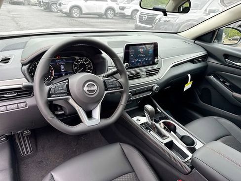 New 2025 Nissan Altima 2.5 SR image 7
