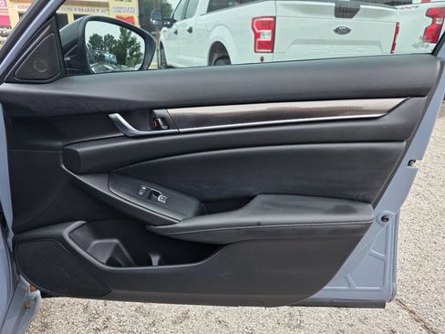 Used 2021 Honda Accord Sport image 11