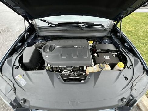 Used 2019 Jeep Cherokee Limited image 14