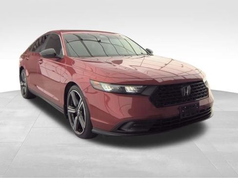 Used 2024 Honda Accord Sport image 2