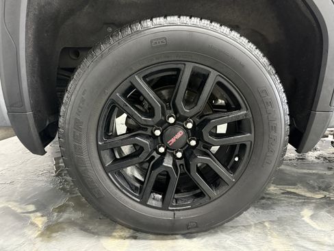 Used 2021 GMC Sierra 1500 Elevation w/ Preferred Package image 18