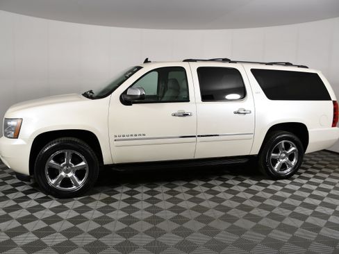 Used 2013 Chevrolet Suburban LTZ image 9