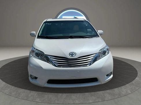 Used 2014 Toyota Sienna Limited w/ Limited Premium Package AWD/4WD image 25
