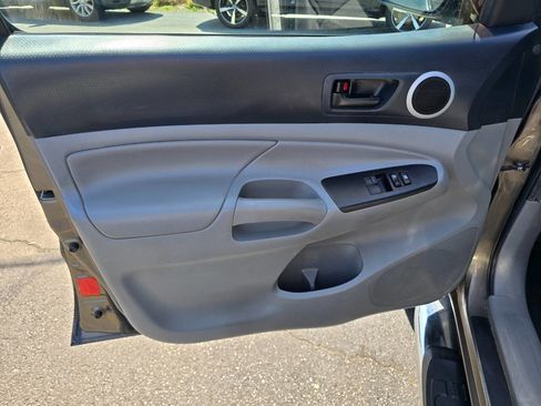 Used 2014 Toyota Tacoma 4x4 Access Cab V6 w/ SR5 Package image 14