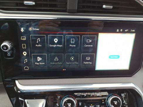 Used 2024 GMC Sierra 1500 Denali w/ Technology Package AWD/4WD image 18