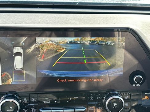 Used 2023 Toyota Highlander Limited image 20