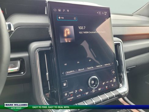 Used 2025 GMC Yukon XL Denali w/ Sun & Power Step Package image 21