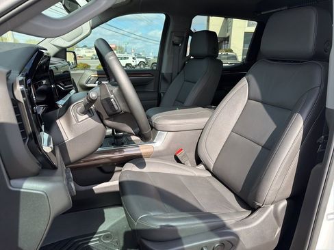 Used 2025 Chevrolet Silverado 1500 LT Trail Boss w/ Convenience Package II image 36