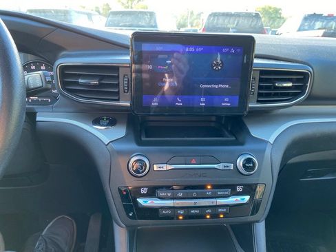 Used 2020 Ford Explorer XLT w/ Equipment Group 202A AWD/4WD image 12