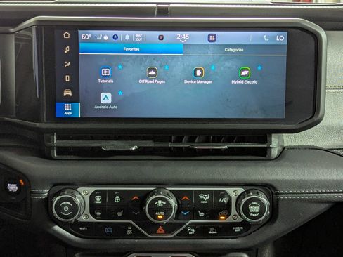 Used 2025 Jeep Wrangler Sahara w/ Safety Group image 16