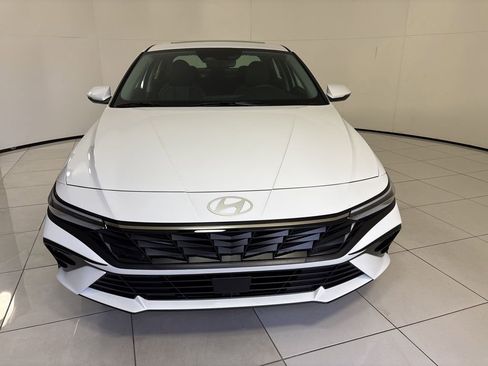 New 2026 Hyundai Elantra Limited image 8