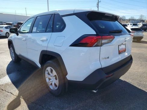 Used 2024 Toyota RAV4 LE AWD/4WD image 5