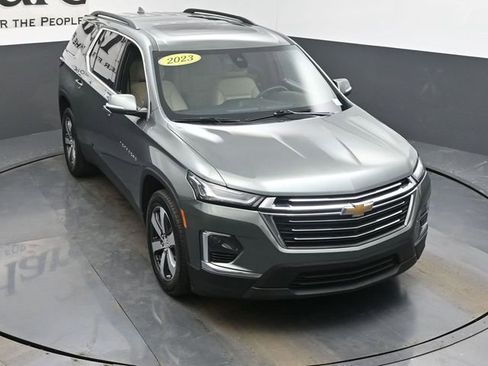 Used 2023 Chevrolet Traverse LT w/ LT Premium Package image 48