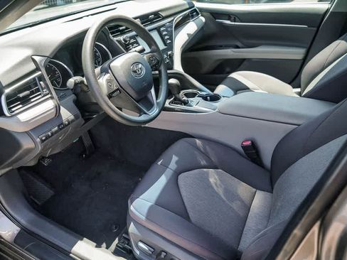 Used 2018 Toyota Camry LE FWD image 16