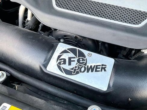 Used 2016 Jeep Wrangler Sahara w/ Connectivity Group image 32