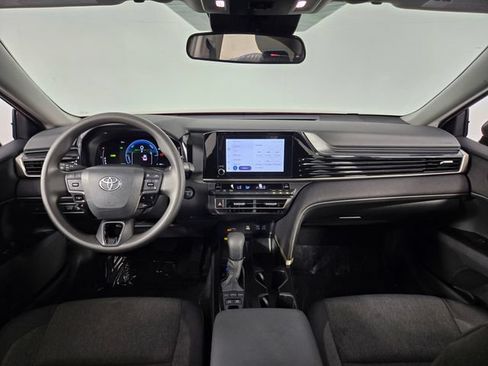 Used 2025 Toyota Camry LE FWD image 25