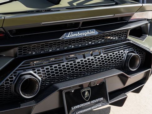 Used 2024 Lamborghini Huracan STO image 15