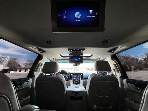 Used 2020 Cadillac Escalade ESV Luxury image 30
