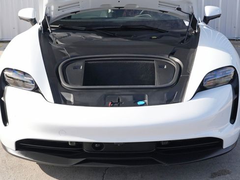 Used 2023 Porsche Taycan 4S w/ Premium Package image 8