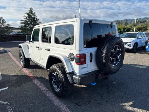 Used 2023 Jeep Wrangler Unlimited Rubicon 4xe w/ Cold Weather Group AWD/4WD image 7