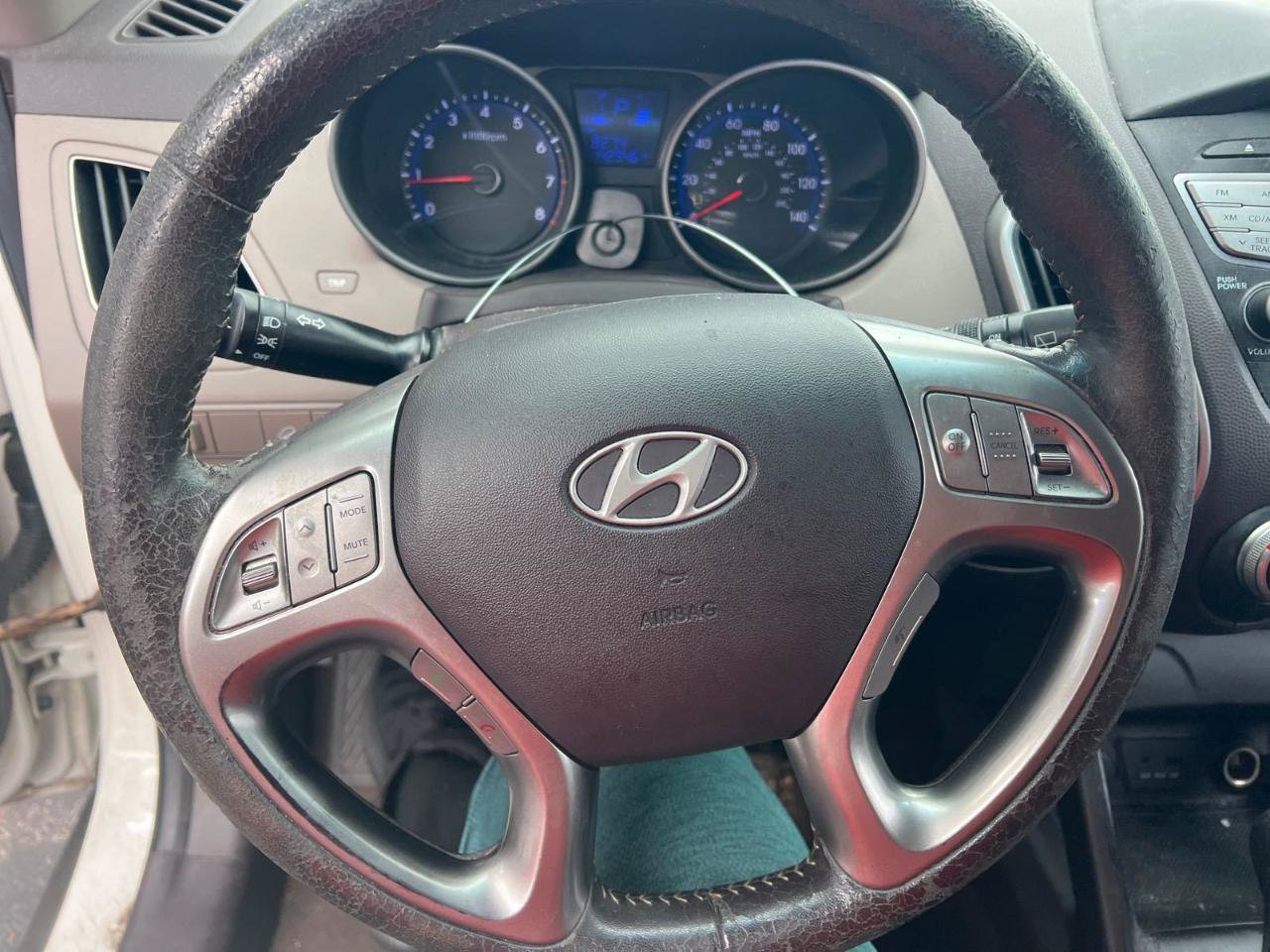 Used 2011 Hyundai Tucson GLS FWD image 15