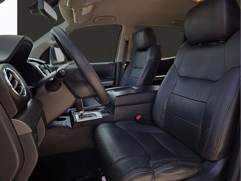 Used 2018 Toyota Tundra SR5 w/ SR5 Upgrade Package image 11