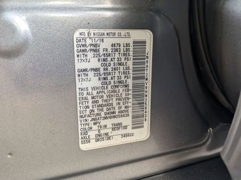Used 2017 Nissan Rogue S AWD/4WD image 23
