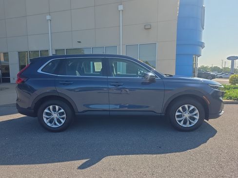 Used 2024 Honda CR-V LX image 4