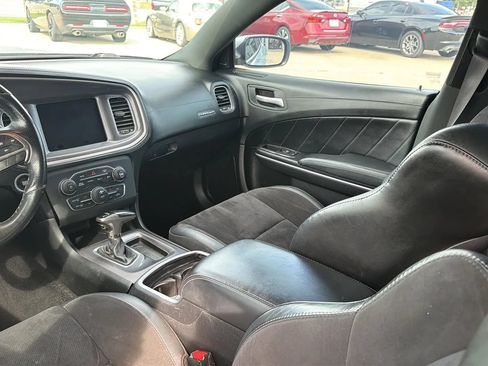 Used 2019 Dodge Charger Scat Pack w/ Dynamics Package RWD image 51